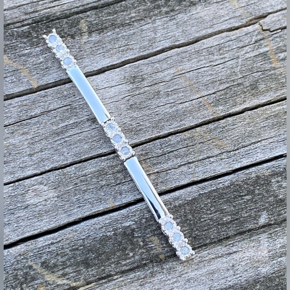 Genuine Diamond 10k white gold linear pendant with center hinge stamped - Picture 2 of 9